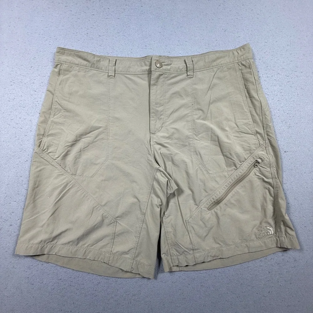 The North Face Mens Khaki Tan Hiking Cargo Shorts Size 40 Stretch Outdoor Trail